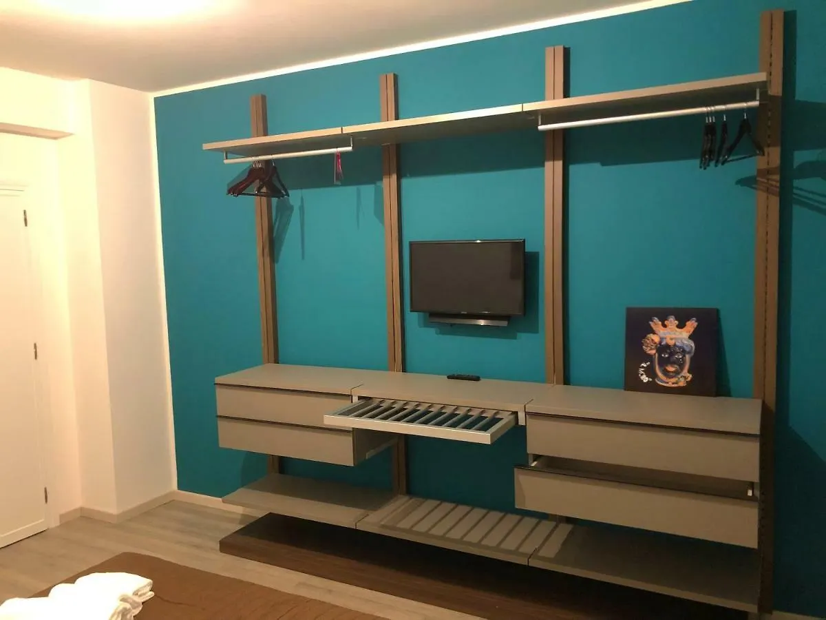 Il Moro Villa Palermo 0*,